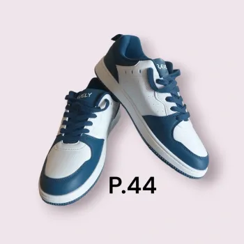 Basket homme neuve P.44