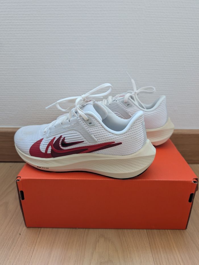 Nike air zoom Pegasus 40 - taille 37,5 - Neuve et authentique - photo numéro 2