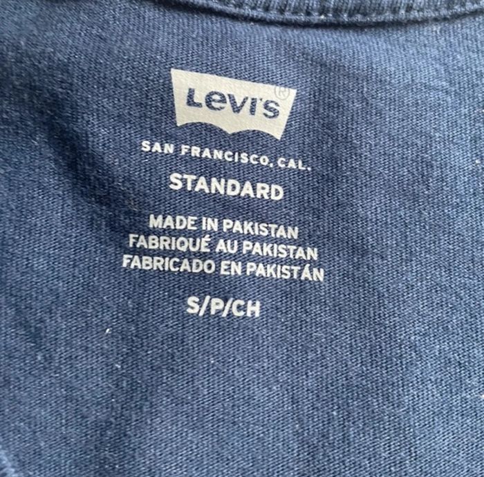 T-shirt marine Lévis taille S - photo numéro 4