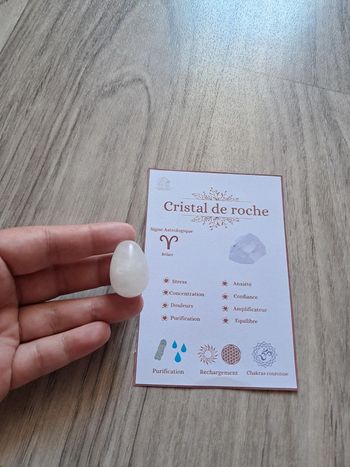 Cristal de roche avec sa fiche bienfaits