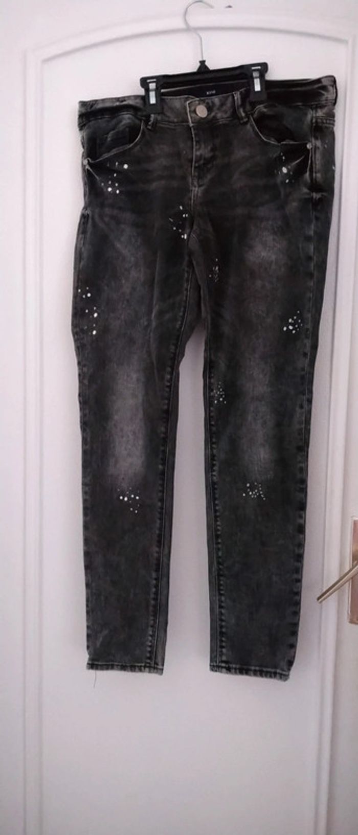 Pantalon skinny gris effet tâches blanches neuf femme 42/44 kiabi - photo numéro 2