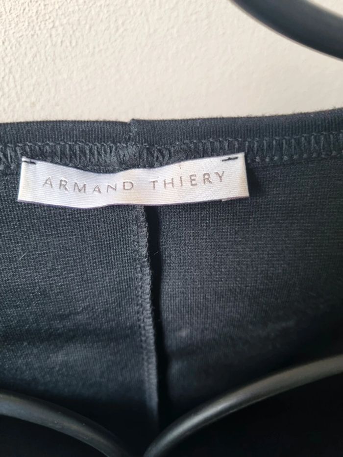 Robe noire - photo numéro 2