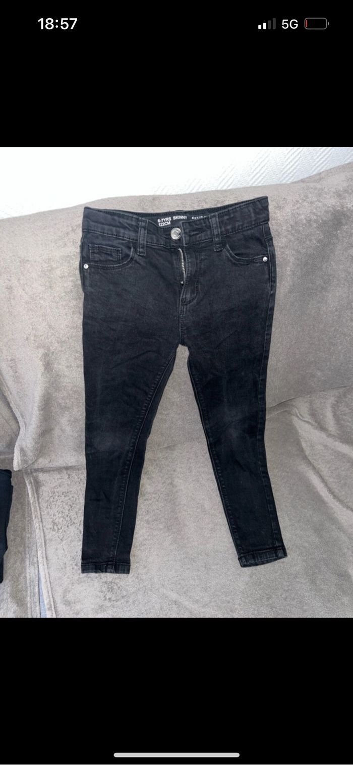 Slim noir