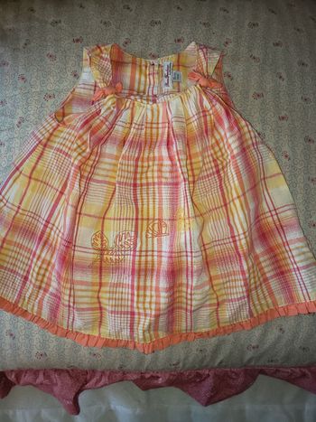 Robe à bretelles pomme framboise taille 12 mois