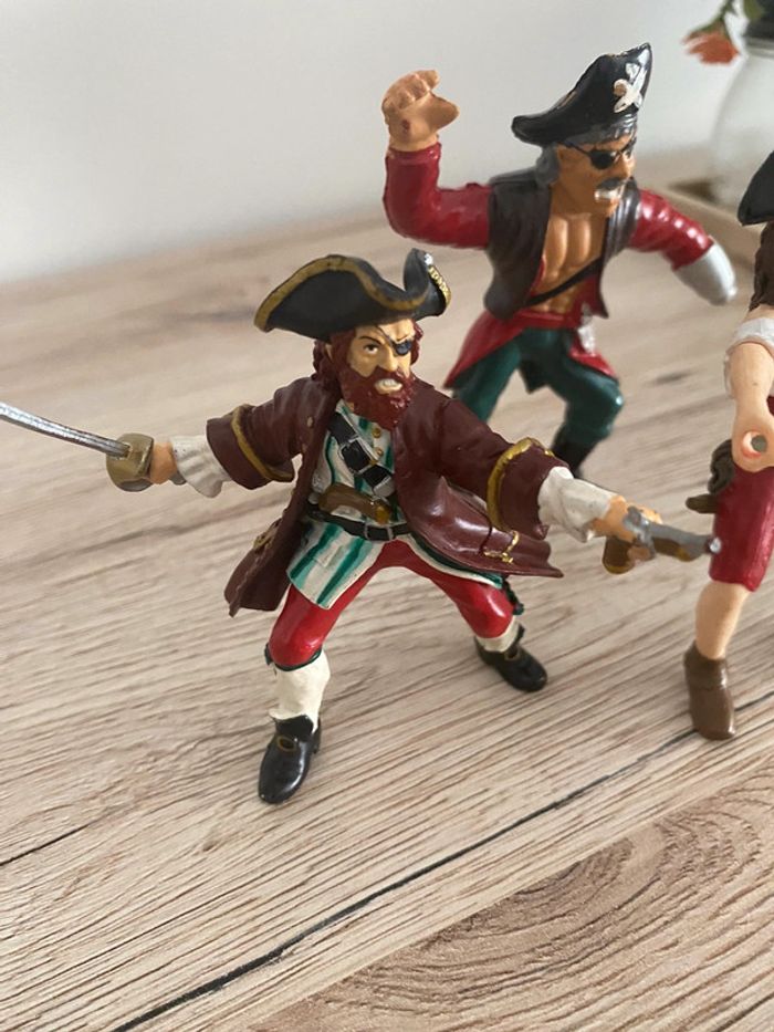 Lot de Figurines Pirates - photo numéro 2