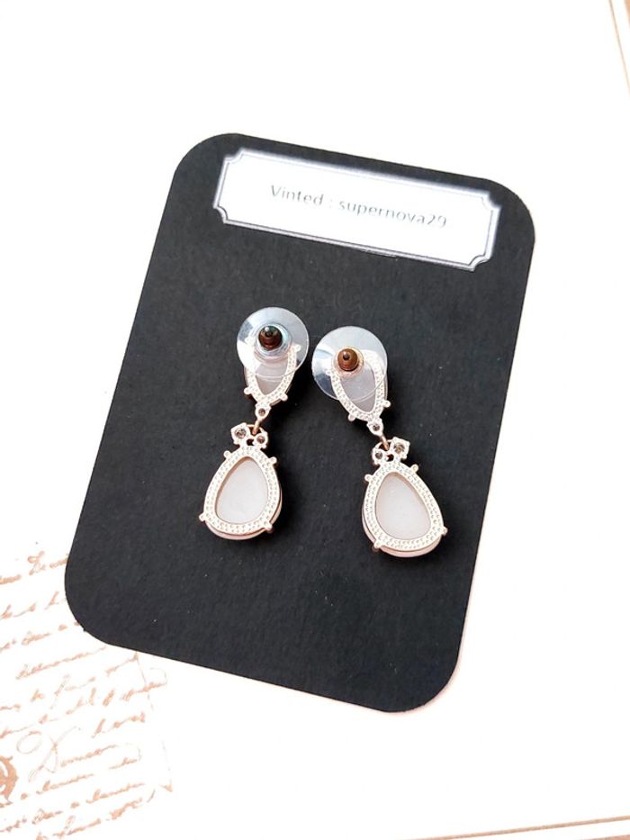 Magnifique paire de boucles d'oreilles crème - photo numéro 4