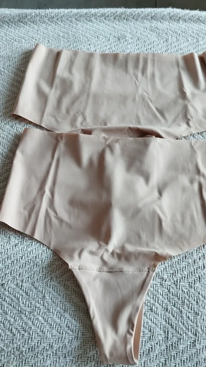Lot de 2 strings beige invisible femme taille 30/32 - photo numéro 3