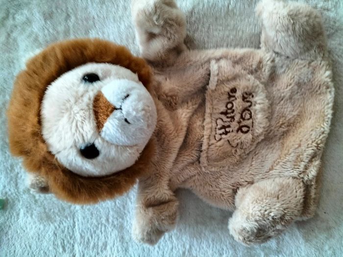 Doudou lion marionnette