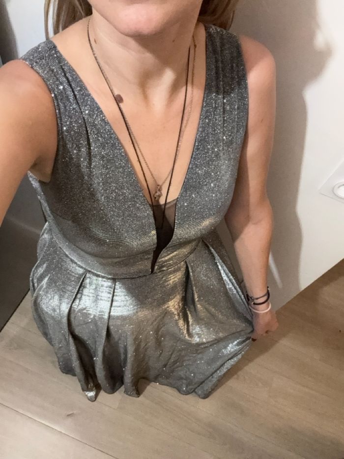 Magnifique robe argentée entièrement pailletée