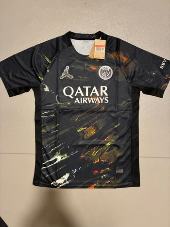 LES FANS DE FRANCE FOOTBALL: Nouveau maillot Manchester United 205