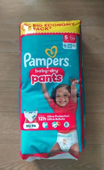 Couches Pampers baby dry pants taille 5