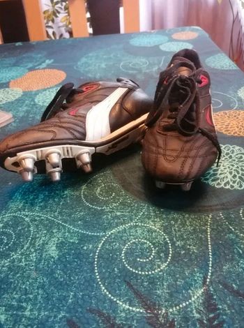 Chaussures foot taille 41 marque PUMA