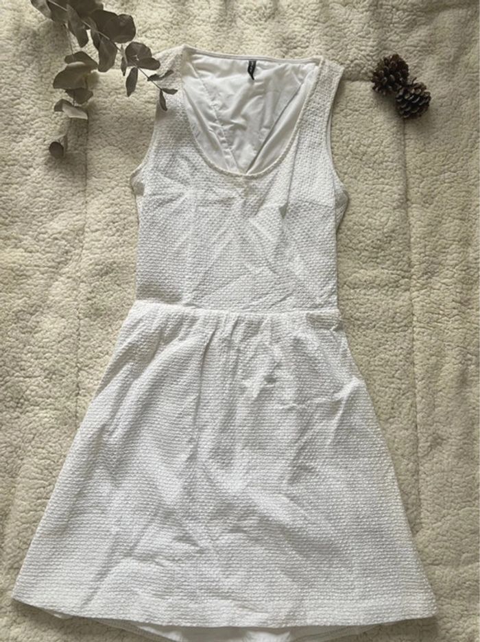 Robe blanche nafnaf - photo numéro 3