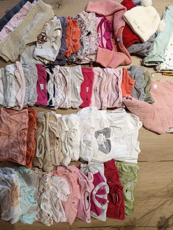 Lot vêtements 6 mois fille 64 pièces