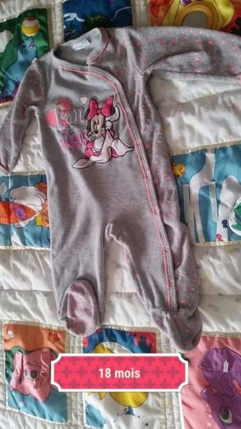 Pyjamas Disneyland minnie