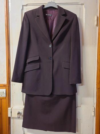 Ensemble jupe et blazer cacharel taille 40