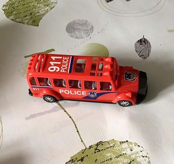 Grand camion de Police 911 long de 22 cm