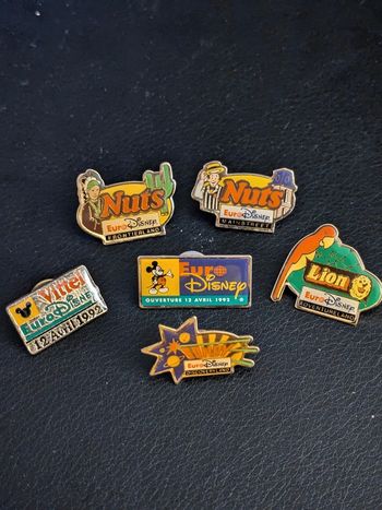 Lot de pin's Eurodisney Disney 1992
