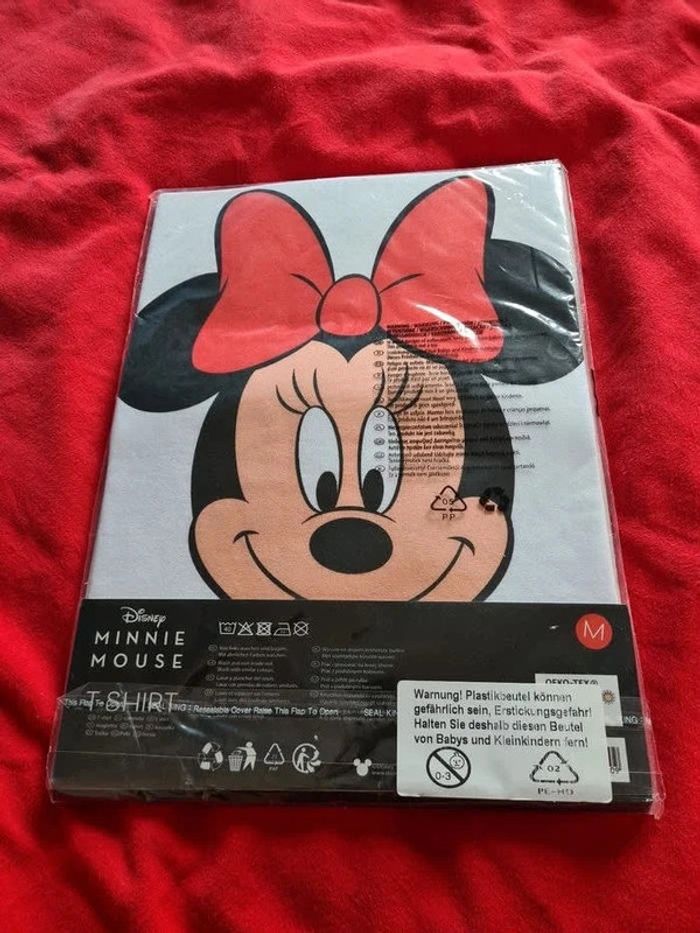 T-shirt neuf manches courtes minnie taille M