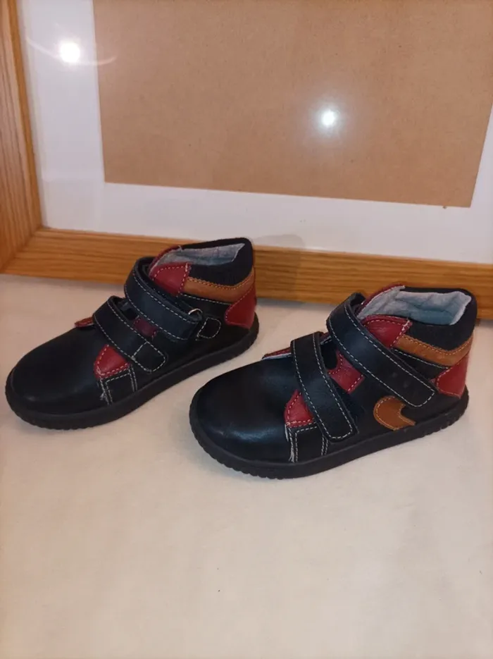Chaussures montantes à scratchs neuves Vertbaudet garçon pointure 23 - photo numéro 2