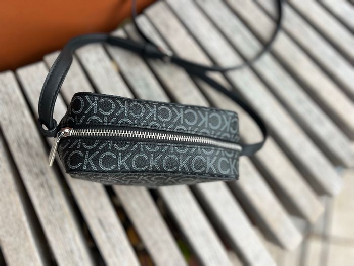 Sacoche Calvin Klein - photo numéro 7