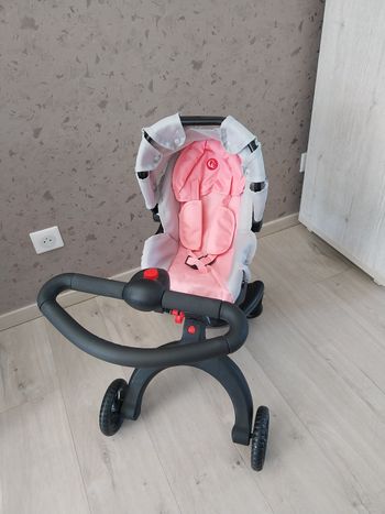 Poussette pour poupée 