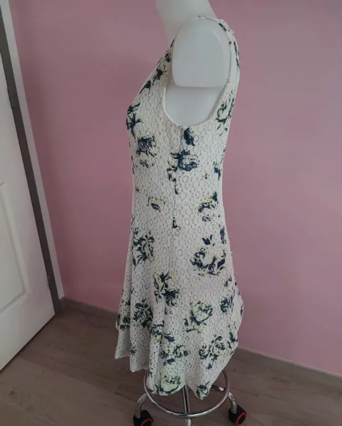 Robe fleurie Lucy & co 42 - photo numéro 3