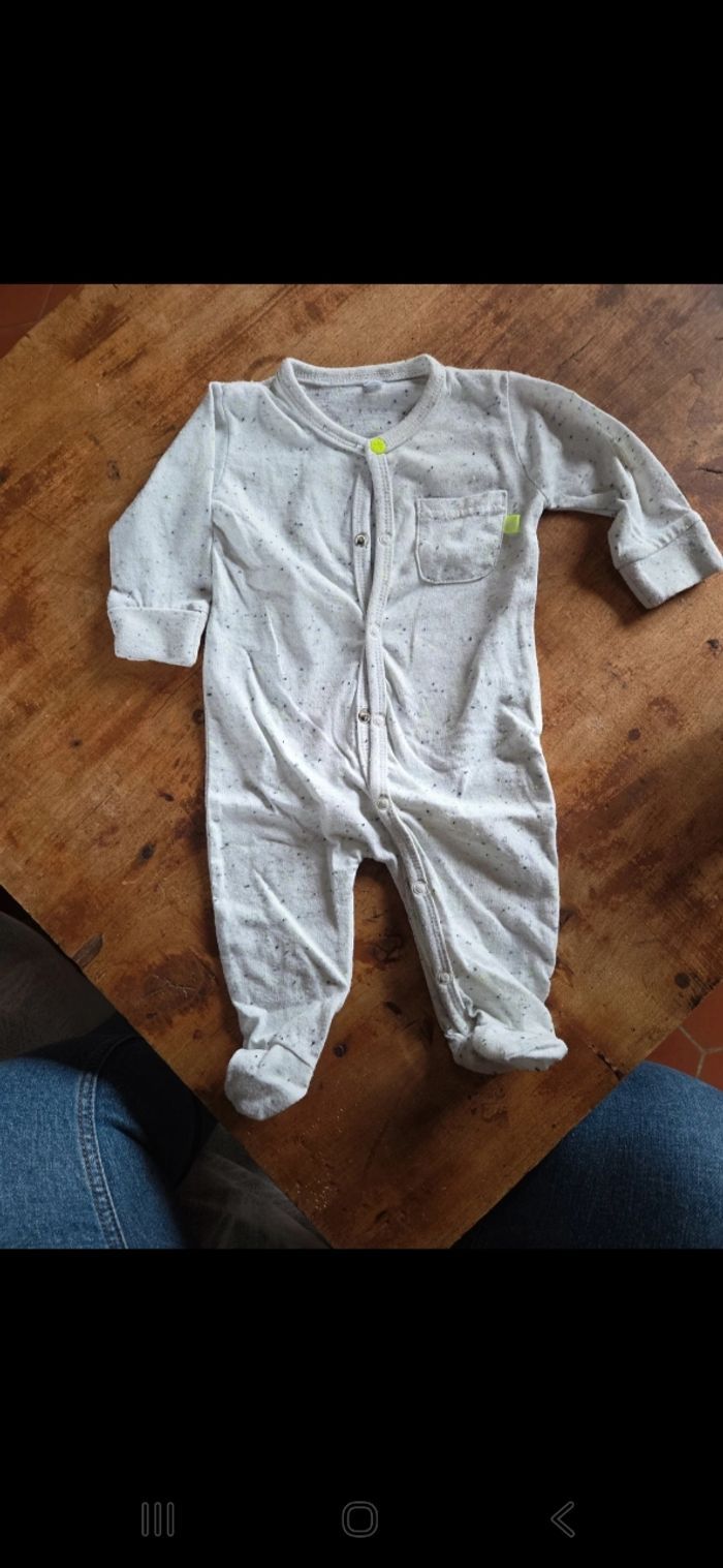 Lot vetement 1 mois - photo numéro 10