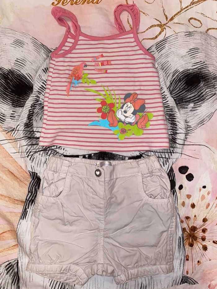 Ensemble short et t-shirt, taille 12 mois, marque Kitchoun et Disney.