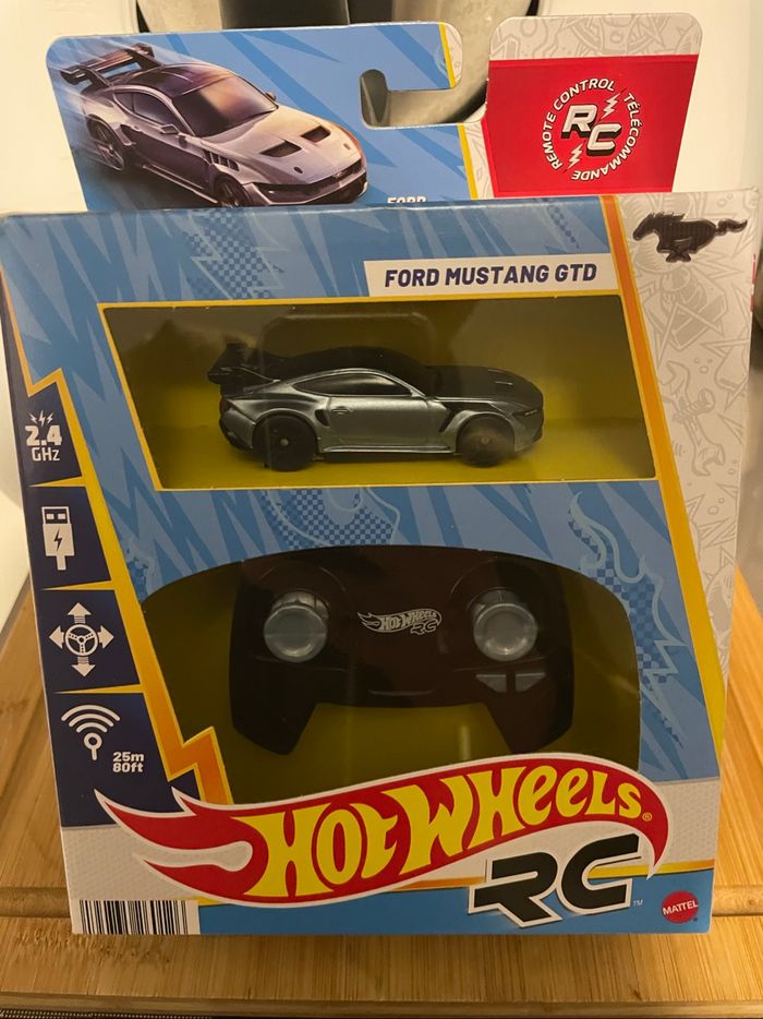 HOT WHEELS RC 1:64 FORD MUSTANG GTD