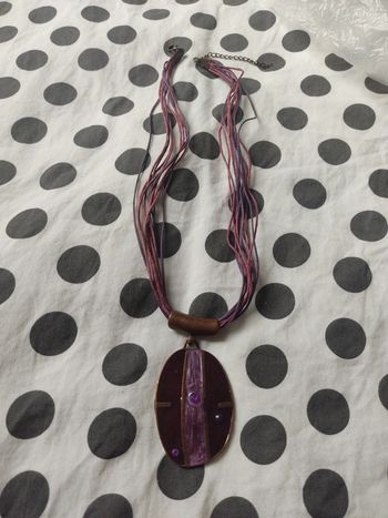 Collier en fil et metal