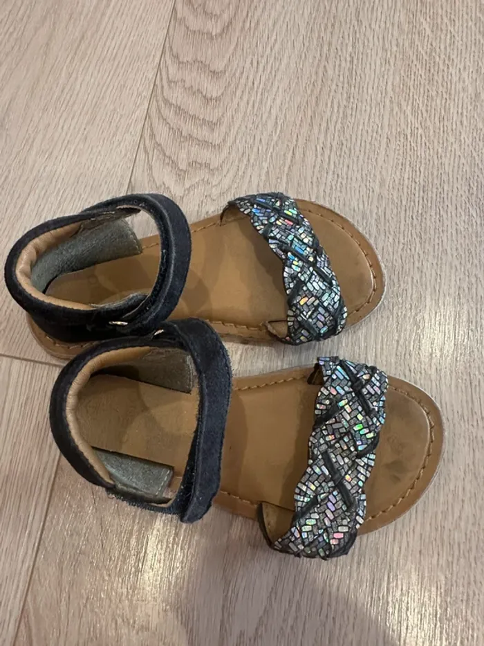 Sandale avec paillettes taille 25 - photo numéro 3