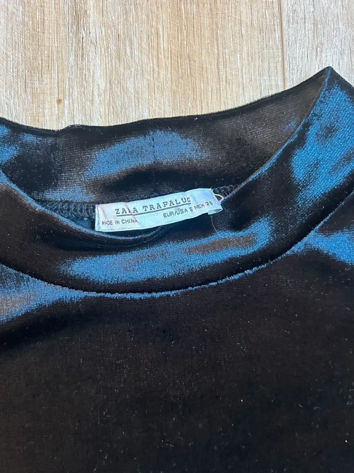 Robe en velours de la marque Zara - photo numéro 2