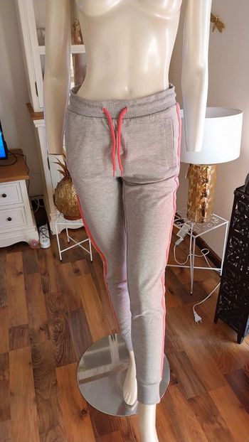 Jogging/ Pantalon de jogging gris chiné taille S neuf sans étiquette 🏷