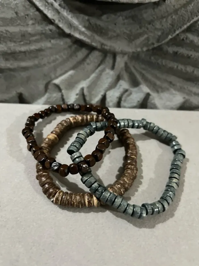 Lot de 3 bracelets ethniques en perles de bois sur fil élastique