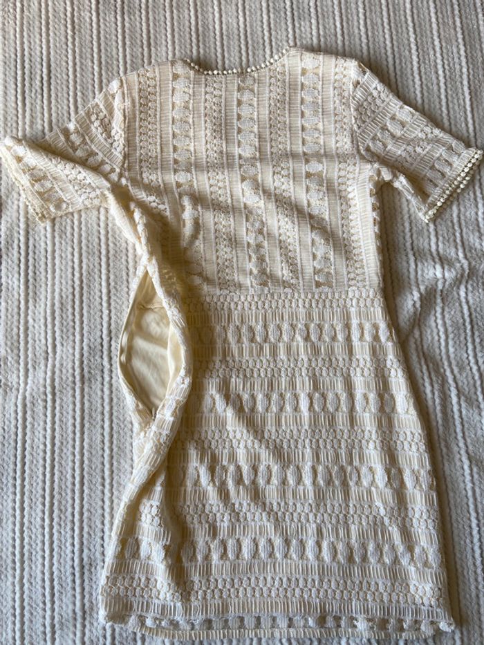 Très jolie robe blanche / Taille 40 - photo numéro 3