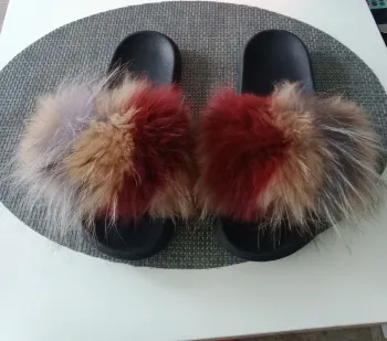 Sandales plates avec fourrure