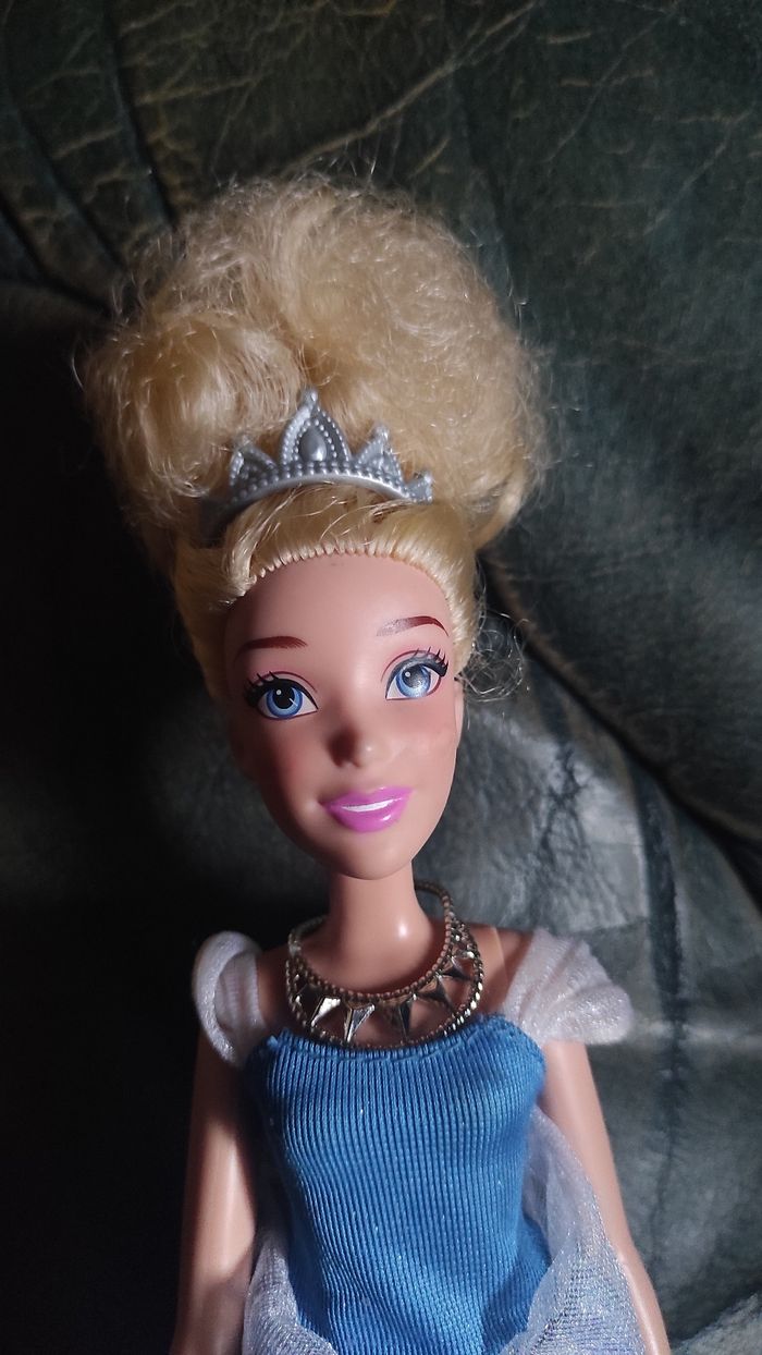 Poupée barbie cendrillon Disney - photo numéro 2