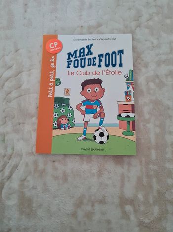 Livre max fou de foot le club de letoile