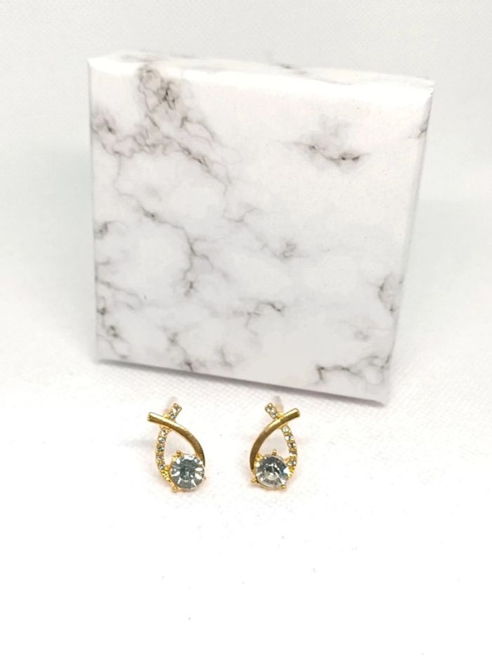Boucles d'oreilles strass diamant doré - photo numéro 3