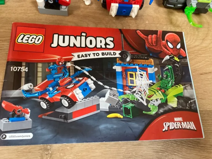 Lego junior Spiderman 10754 - photo numéro 4