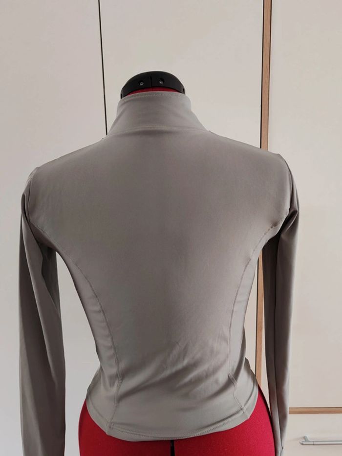 Ensemble sport femme - photo numéro 3