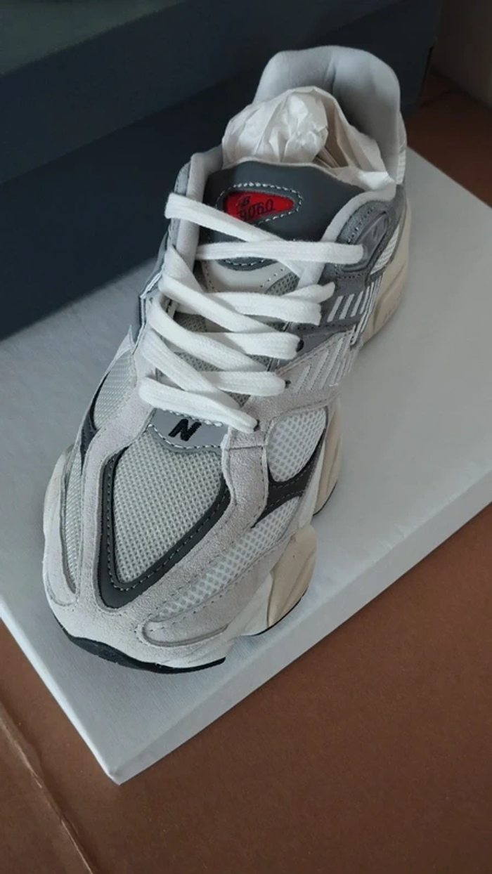 New Balance 9060 Gris 43 - photo numéro 7