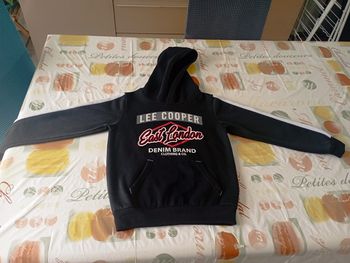 Sweat à capuche noir manches longues 10 ans Lee Cooper 3€
