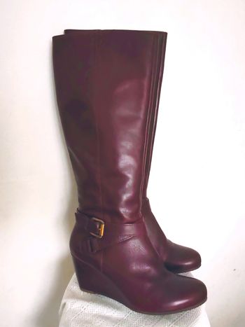 Bottes en cuir hautes bordeaux à talon compensés 