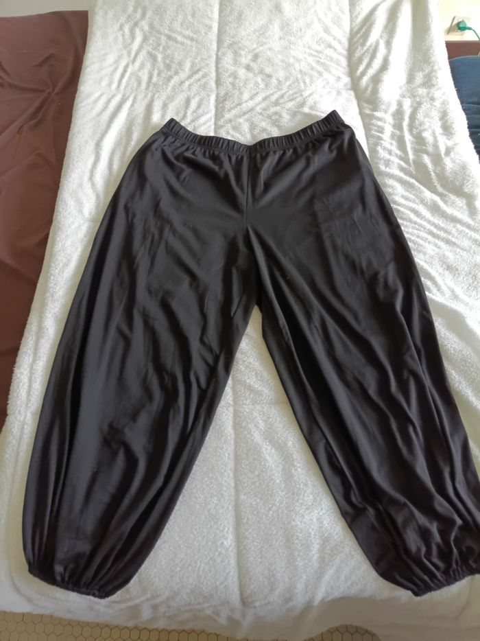 Pantalon boule noir a poches  3 XL