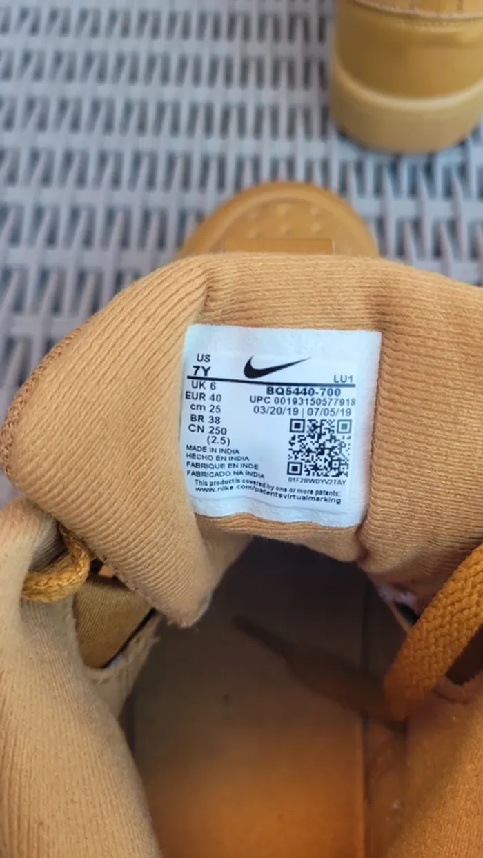 Baskets Nike taille 40 - photo numéro 4