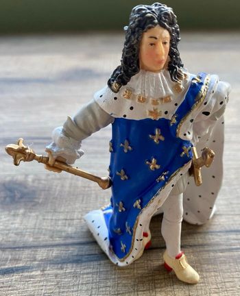 Statuette