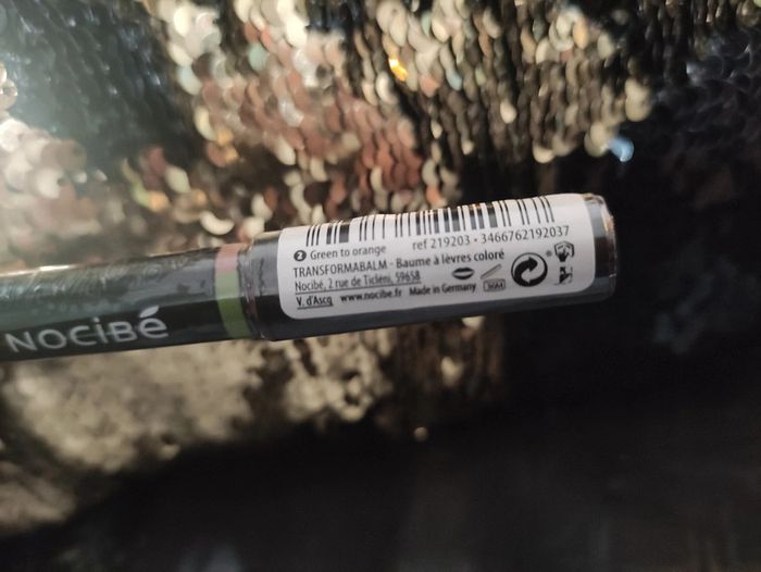 Lot de deux maquillages neufs, baume à lèvres et mascara. - photo numéro 8