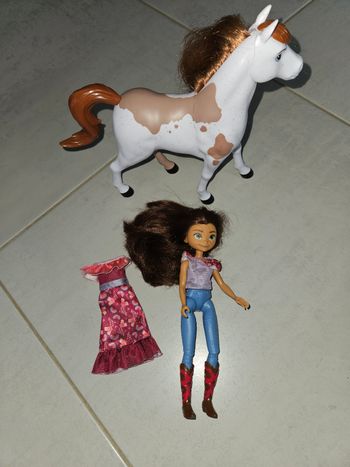 Cheval et poupée Spirit